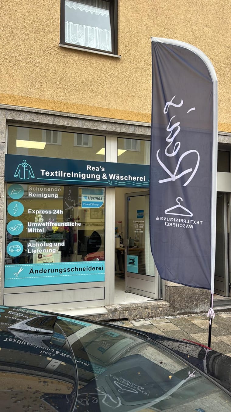 Außenansicht von Rea's Wäscherei und Mangelstube in der Leipartstraße 22, München